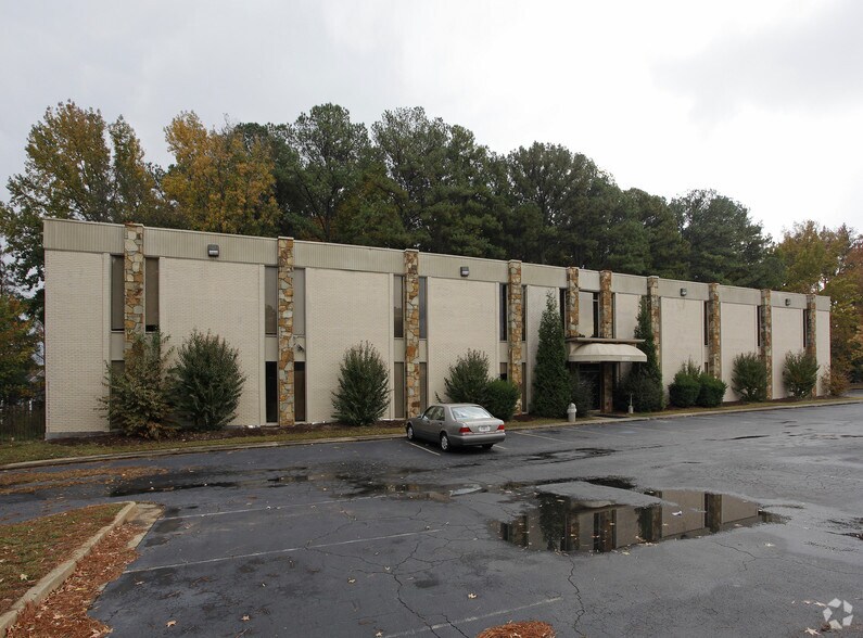 More Photos Of 2227 Godby Rd, Atlanta Office For Lease