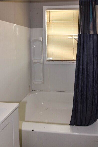 More Photos Of 128 S Philadelphia Blvd, Aberdeen Apartments For Sale