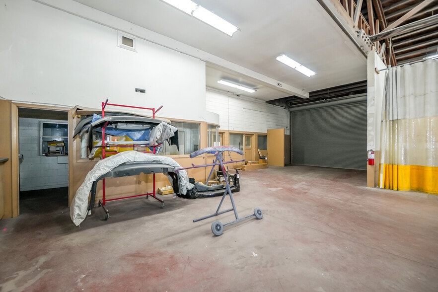 More Photos Of 2323 Nevin Ave, Richmond Auto Repair For Sale