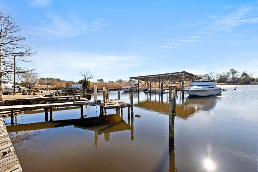 More Photos Of 159 Old Bridge St, Jacksonville Marina For Sale