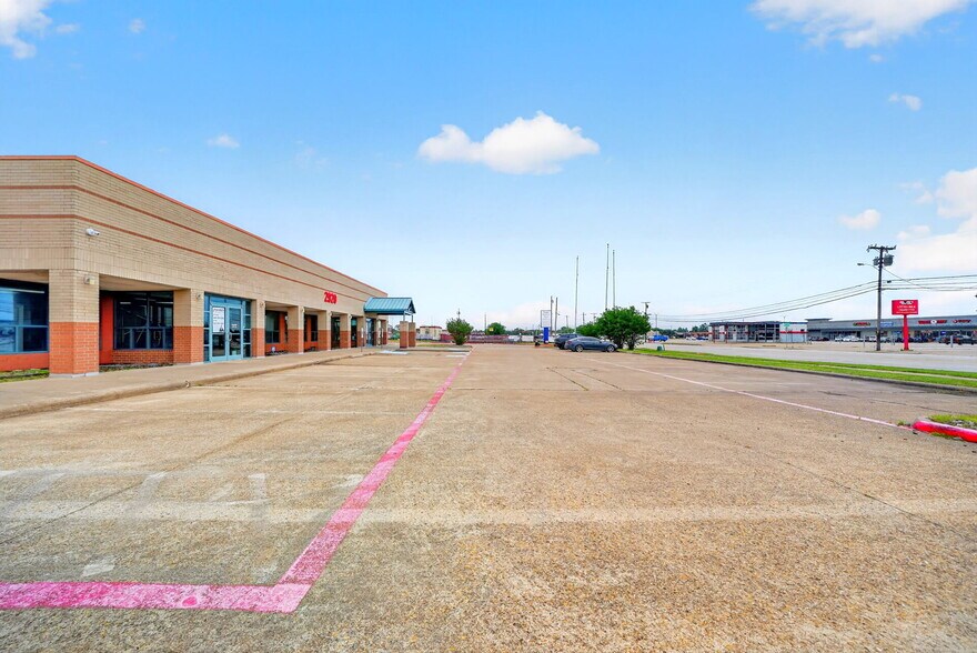 More Photos Of 2920 Motley Dr, Mesquite Medical For Lease