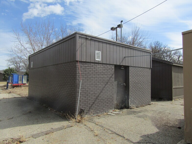 More Photos Of 586 SW 1st St, Montevideo Fast Food For Lease