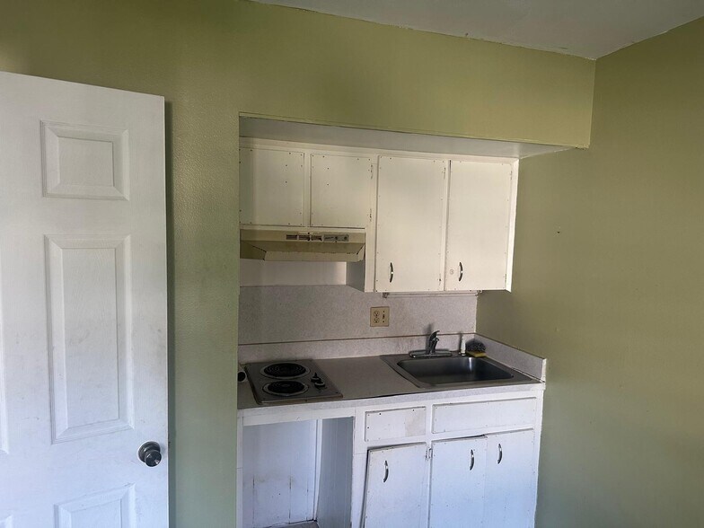 More Photos Of 214 N Chestnut Rd, Lakeland Multifamily For Sale