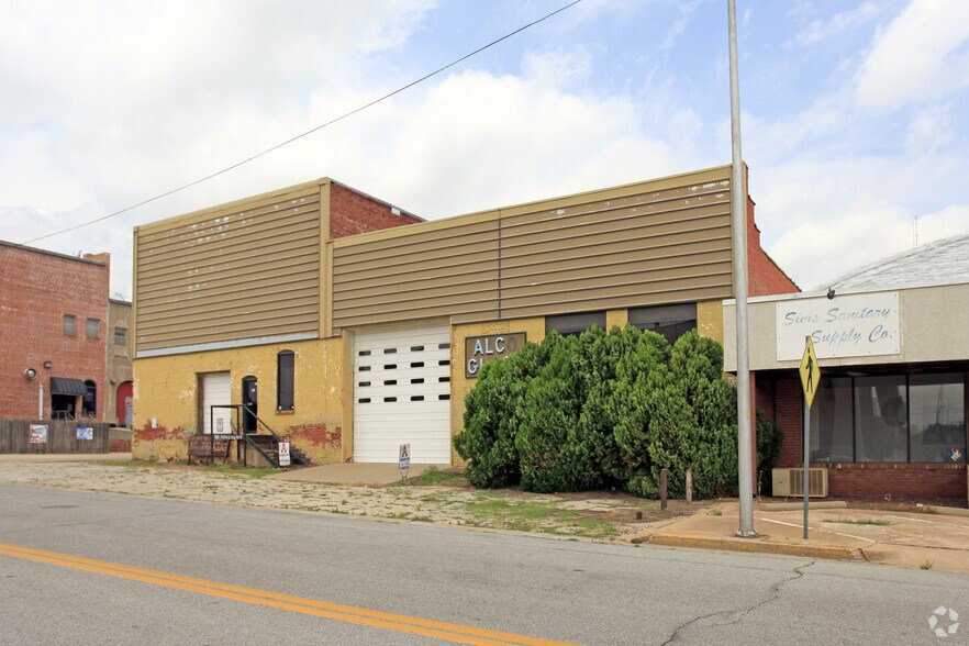 Primary Photo Of 112 E Cherokee Ave, Enid Manufacturing For Lease