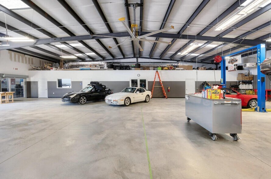 More Photos Of 20 Bellamy Pl, Stockbridge Warehouse For Sale