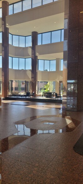More Photos Of 6075 Poplar Ave, Memphis Coworking Space