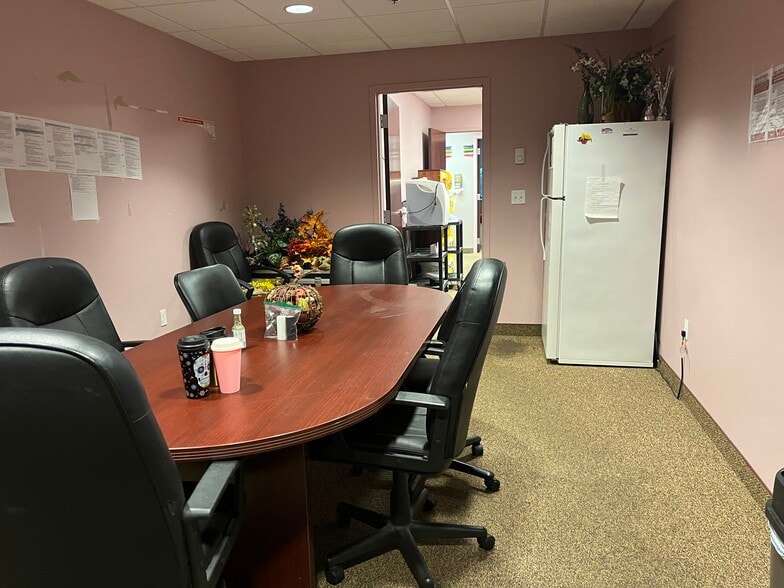 More Photos Of 1407 S County Trl, East Greenwich Medical For Lease