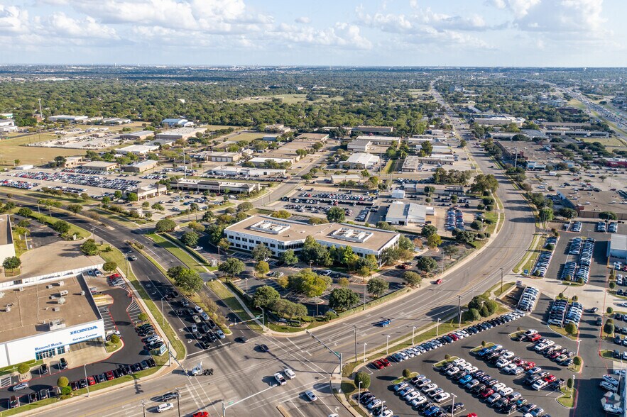 More Photos Of 101 E Old Settlers Blvd, Round Rock Medical For Lease