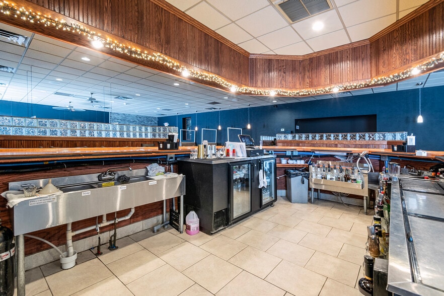 More Photos Of 425 Ridge Rd, Newton Falls Restaurant For Sale