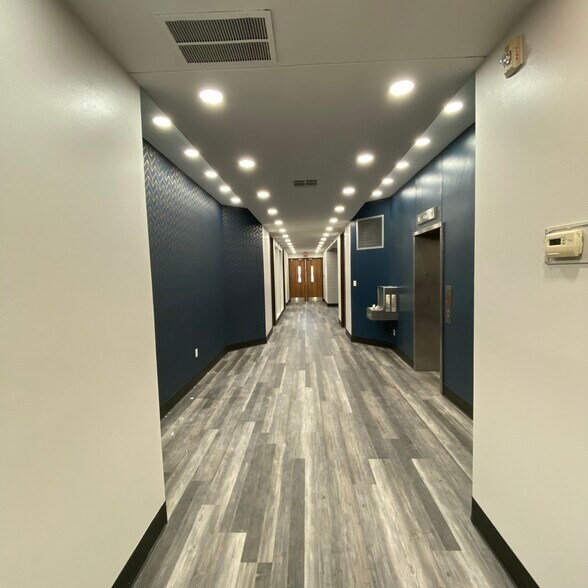 More Photos Of 3029 S Sherwood Forest Blvd, Baton Rouge Loft Creative Space For Sale