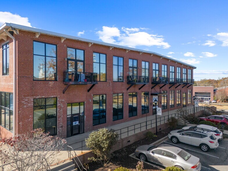 More Photos Of 300 South St, Simpsonville Apartments For Lease