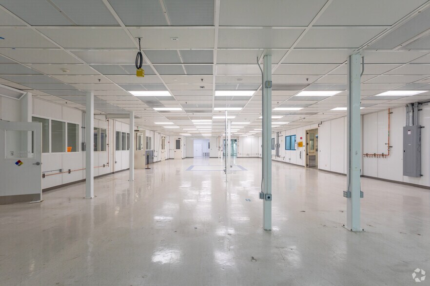More Photos Of 195 S Milpitas Blvd, Milpitas Research And Development For Lease