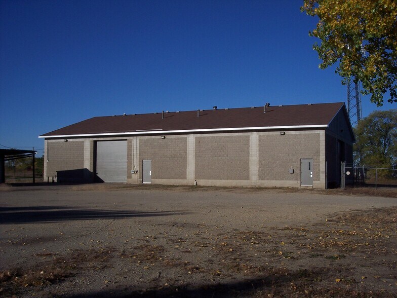 More Photos Of 8050 147th Ave NW, Ramsey Manufacturing For Lease