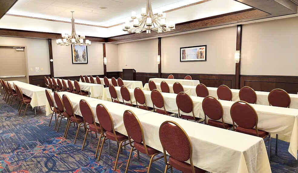 More Photos Of 1005 S Moorland Rd, Brookfield Hotel For Sale