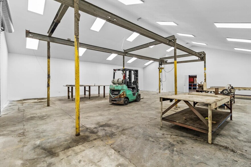 More Photos Of 8316 La Porte Rd, Houston Warehouse For Sale