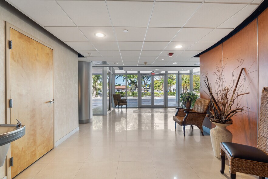 More Photos Of 5100 N Federal Hwy, Fort Lauderdale Office For Sale