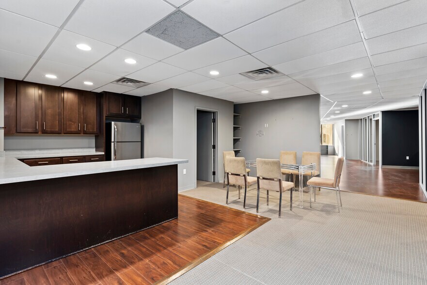 More Photos Of 403-405 N 2nd St, Harrisburg Office For Sale