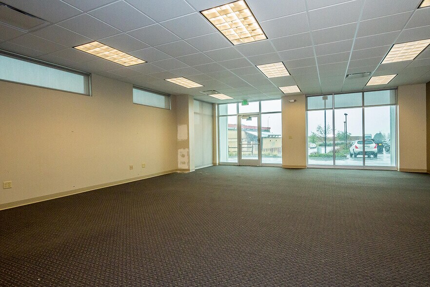 More Photos Of 5706 S Carefree Cir, Colorado Springs Auto Repair For Lease