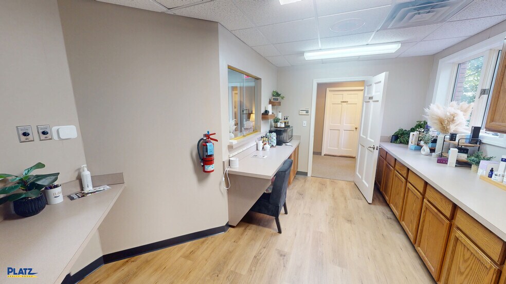 More Photos Of 8501 E Market St, Warren Medical For Sale