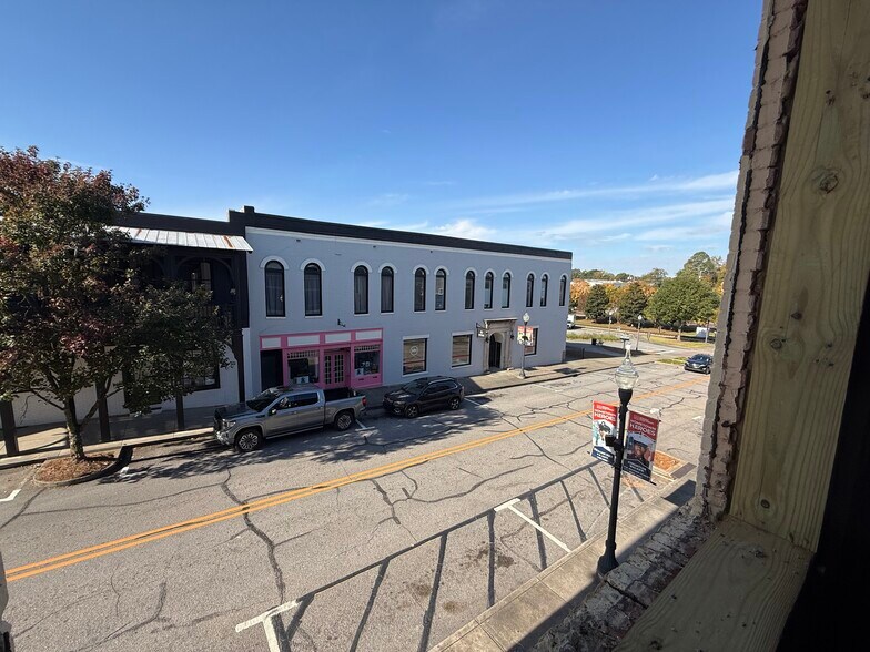 More Photos Of 110 S 8th St, Opelika Restaurant For Lease