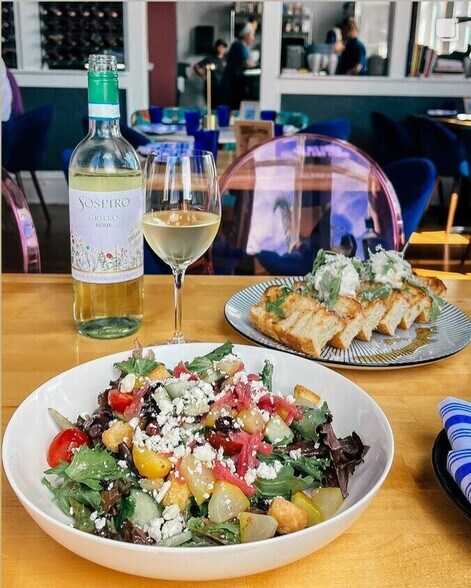 More Photos Of 14 18th St S, Saint Petersburg Restaurant For Lease