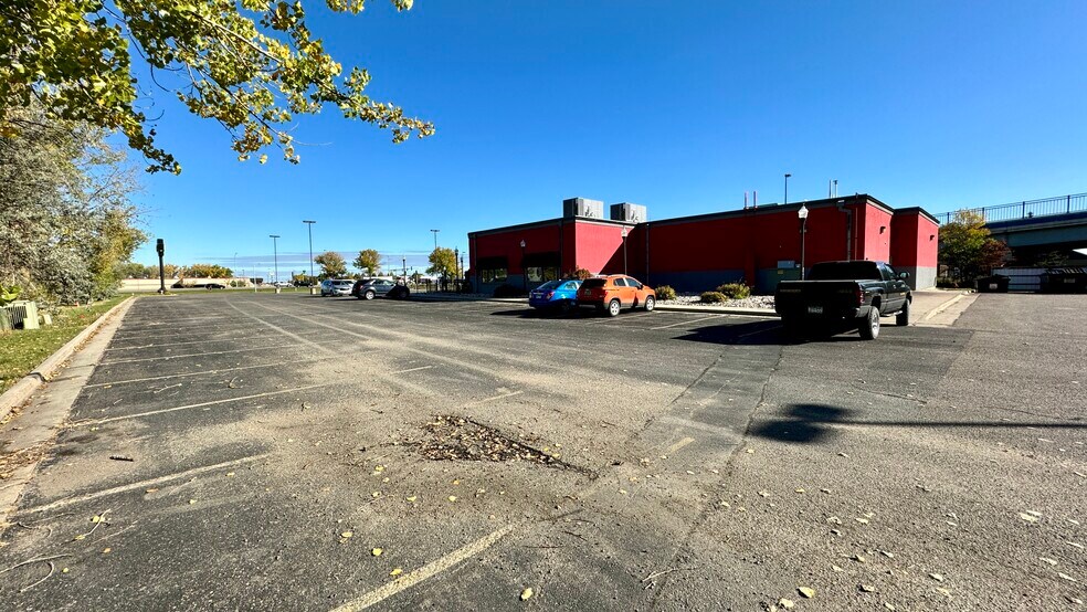 More Photos Of 3333 Hwy 10 E, Moorhead Restaurant For Sale
