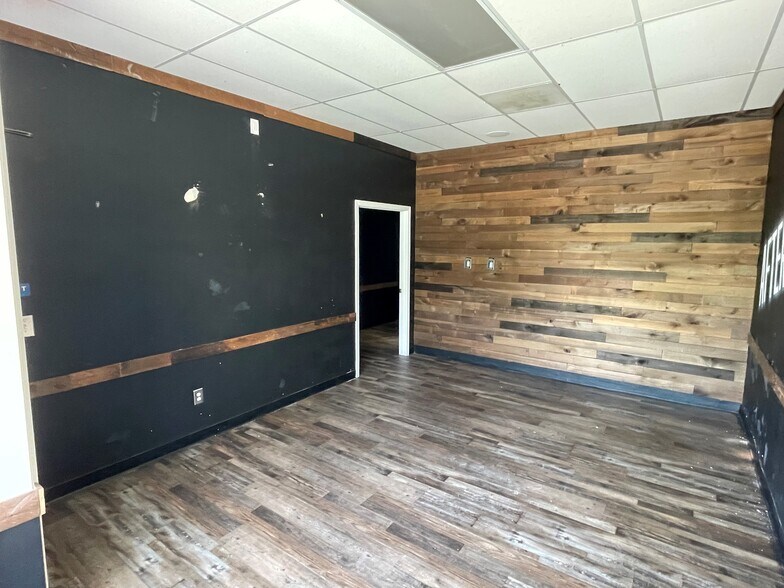 More Photos Of 800-806 Main St, Woodland Storefront For Sale