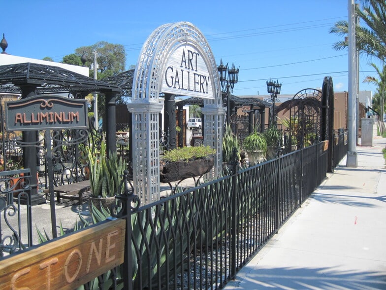 More Photos Of 102 N Federal Hwy, Dania Restaurant For Lease