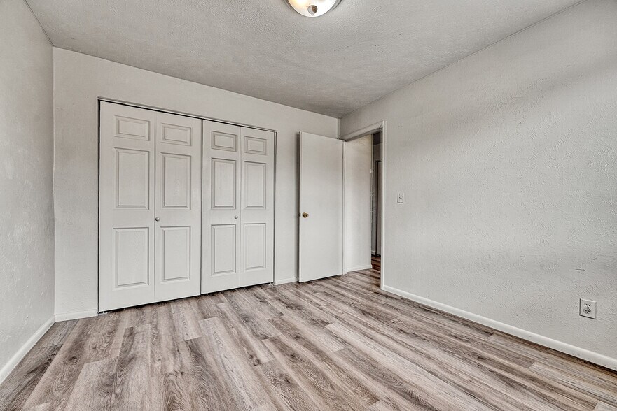 More Photos Of 490 E Elm St, Elizabeth Apartments For Sale