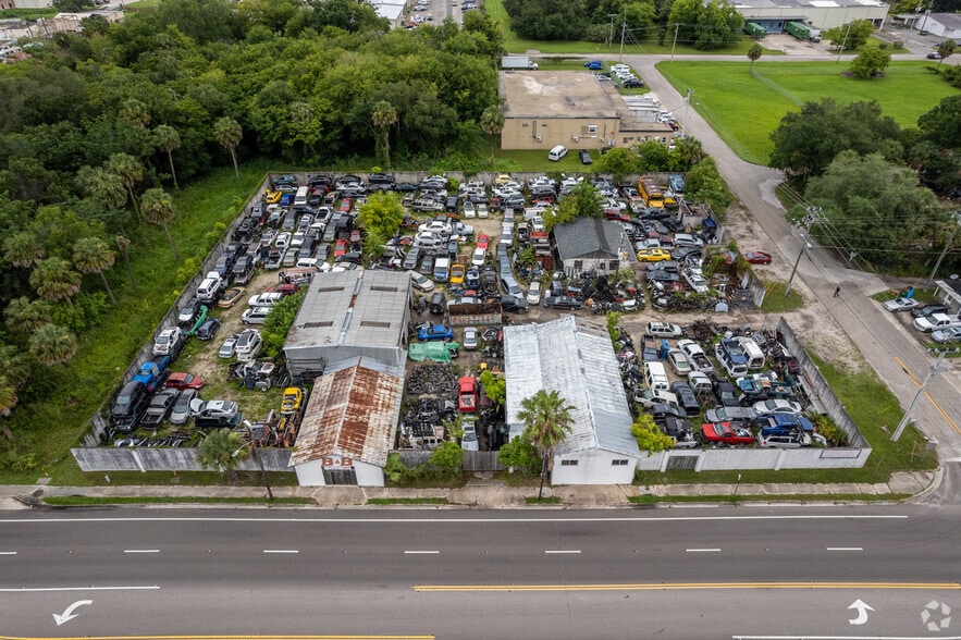 More Photos Of 810 W 1st St, Sanford Auto Salvage Facility For Sale