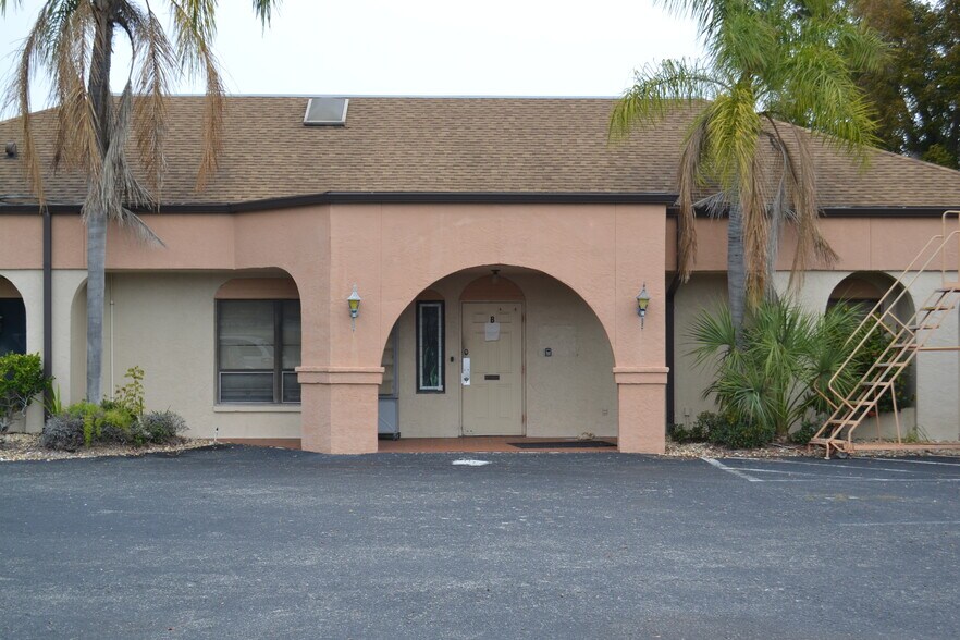 Primary Photo Of 2665 Oak Ridge Ct, Fort Myers Office For Lease