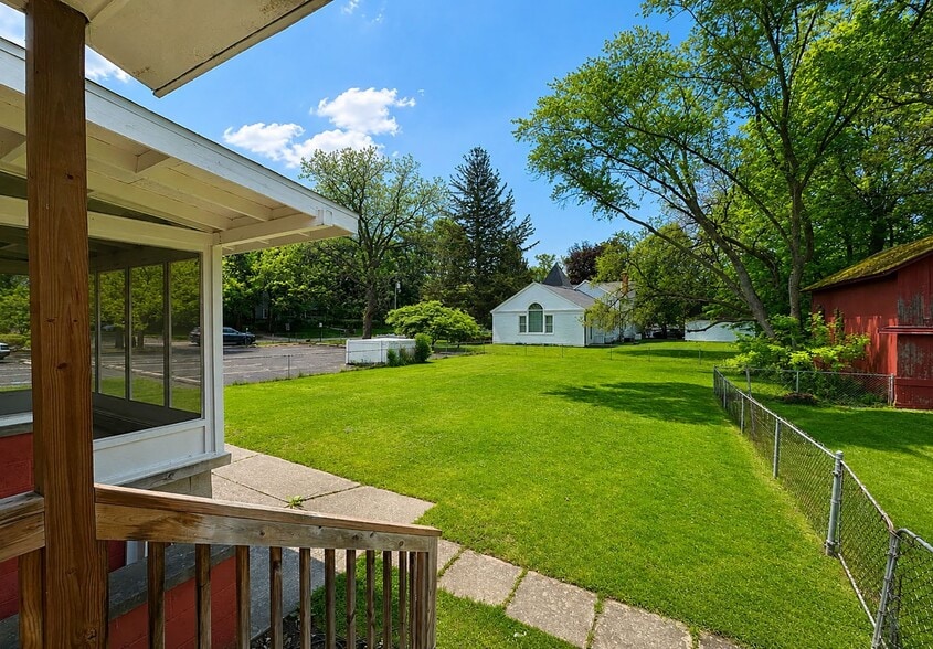 More Photos Of 32440 Franklin Rd, Franklin Office For Sale