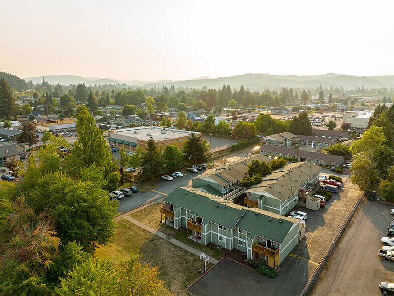 More Photos Of 125 Gateway Blvd, Cottage Grove Apartments For Sale