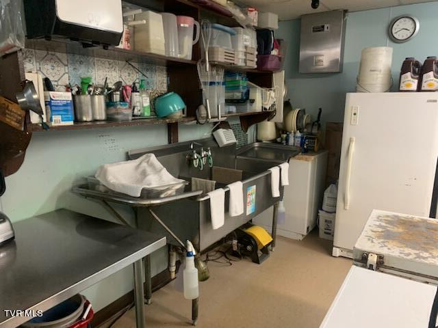 More Photos Of 314 Front E st, Coeburn General Retail For Sale