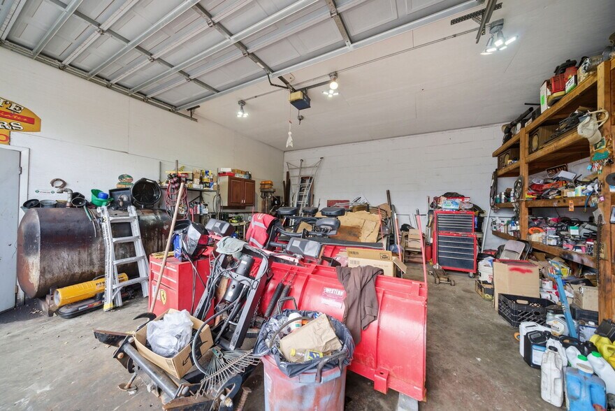 More Photos Of 437-438 Burnside St, Orange Warehouse For Sale