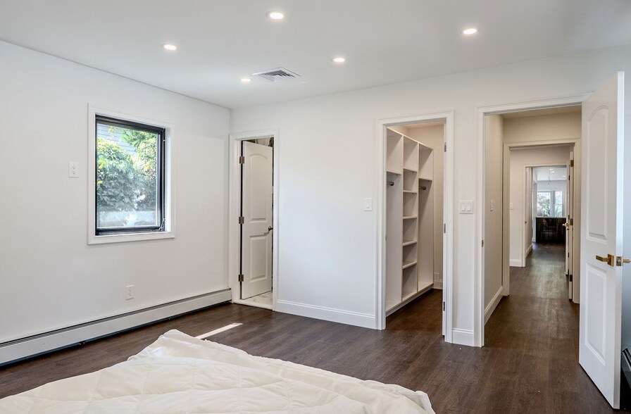 More Photos Of 776 Hempstead Ave, West Hempstead Specialty For Sale