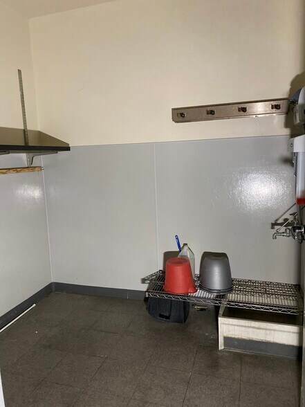 More Photos Of 4300-4302 Fairmont Pky, Pasadena Unknown For Lease