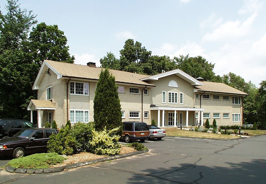 Primary Photo Of 100 Broadway, North Haven Medical For Sale
