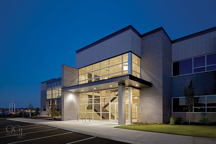 Primary Photo Of 404 SW Columbia St, Bend Office For Lease