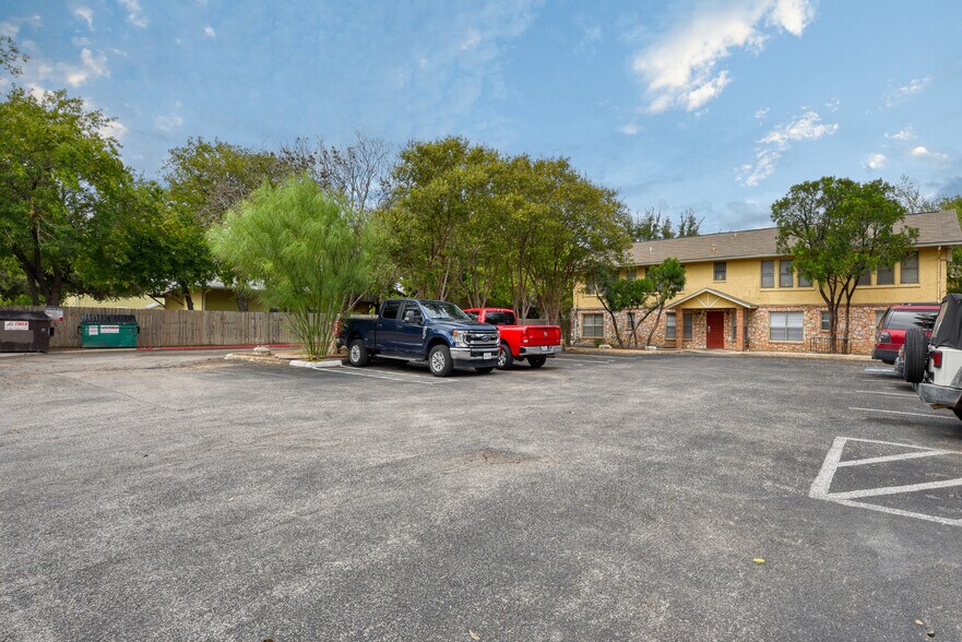 More Photos Of 737 W Mayfield Blvd, San Antonio Apartments For Sale