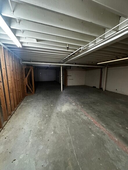 More Photos Of 1020-1112 W Main St, Gun Barrel City Freestanding For Lease