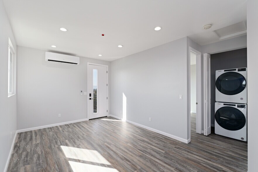 More Photos Of 6728 Thomson Ct, San Diego Apartments For Sale