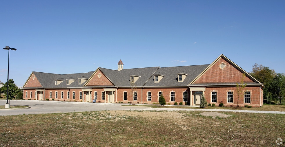 More Photos Of 704 Adams St, Carmel Office For Sale