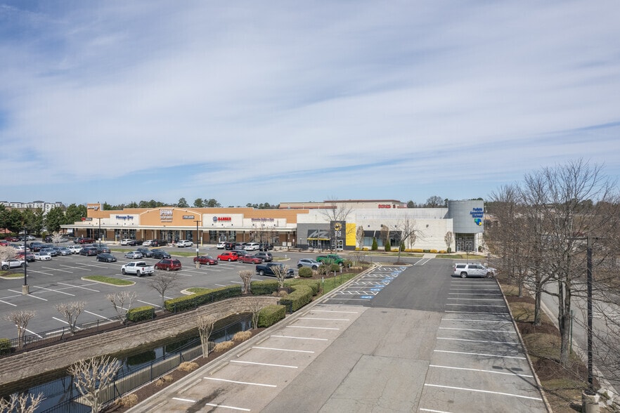 More Photos Of 4350 Pouncey Tract Rd, Glen Allen General Retail For Lease