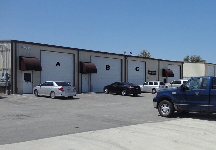 More Photos Of 3546 Loop 337, New Braunfels Warehouse For Lease