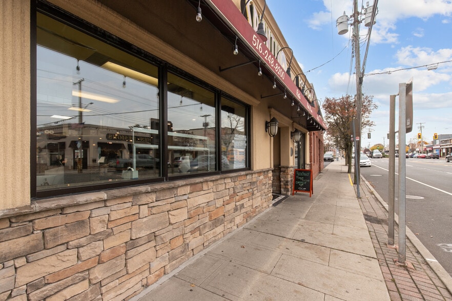 More Photos Of 27-29 Hillside Ave, Williston Park Storefront For Sale