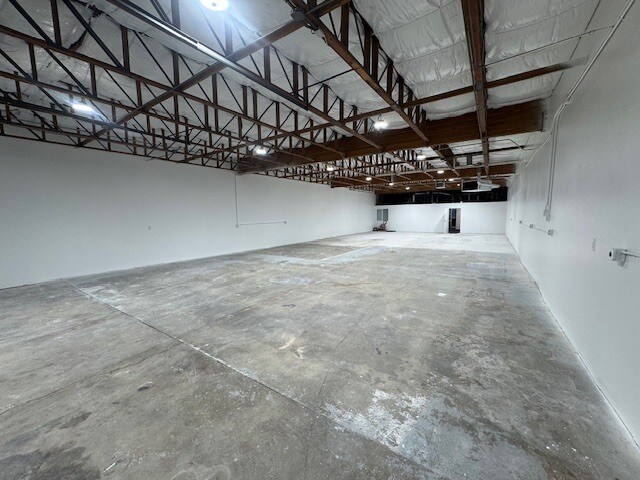 More Photos Of 545-565 Billinis Rd, Salt Lake City Light Manufacturing For Lease