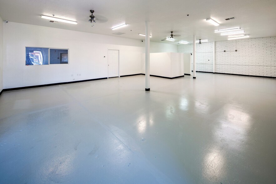 More Photos Of 1790 Industrial Blvd, Lake Havasu City Warehouse For Sale