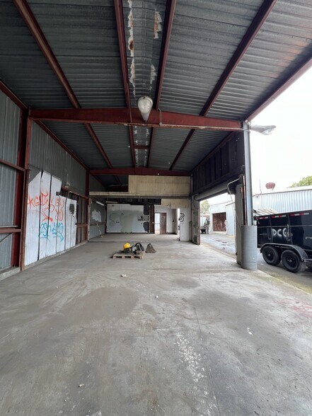 More Photos Of 1019 High St, Oakland Manufacturing For Lease