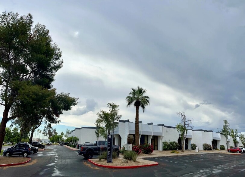 More Photos Of 2810 S 24th St, Phoenix Warehouse For Lease